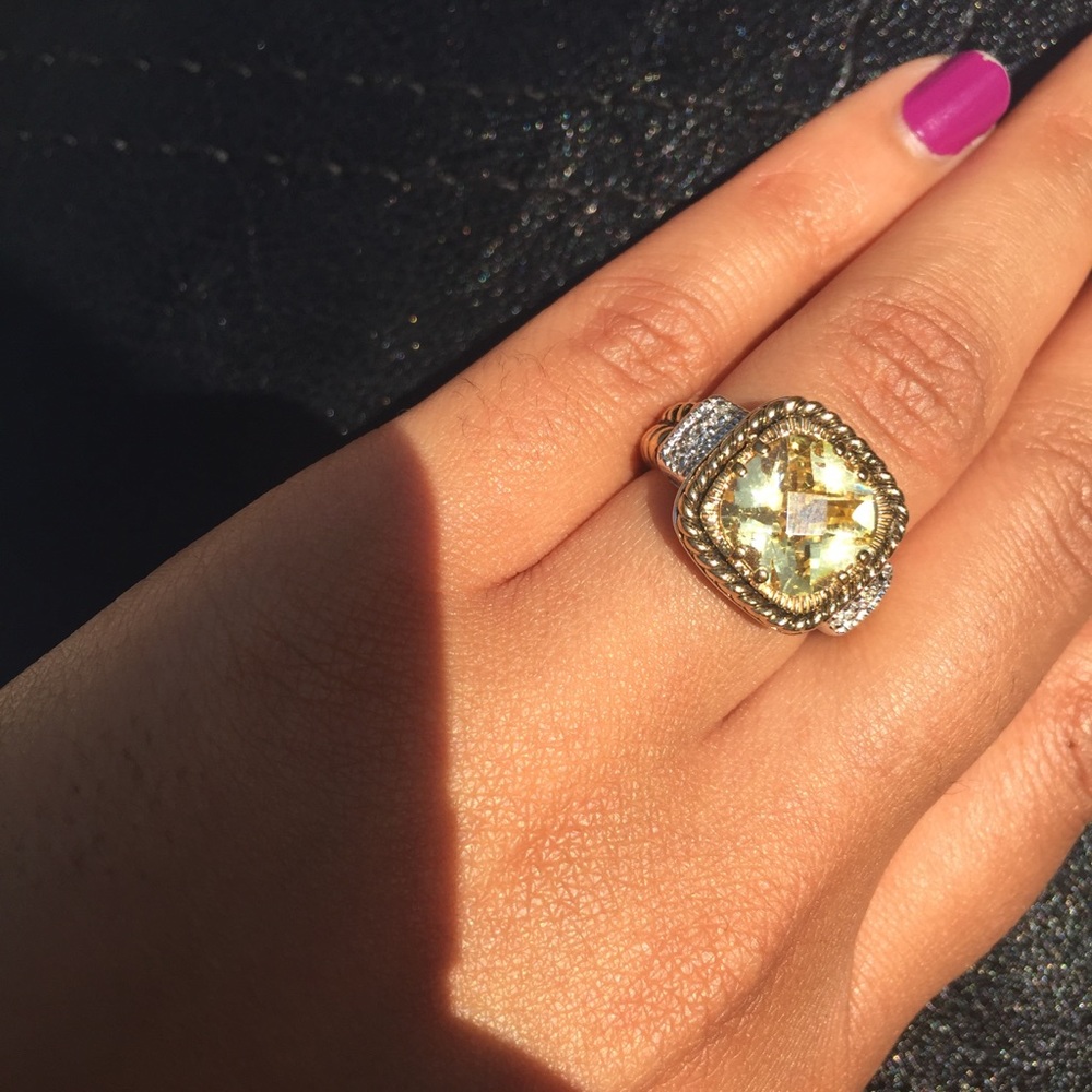 Lia Sophia yellow cocktail ring size 6